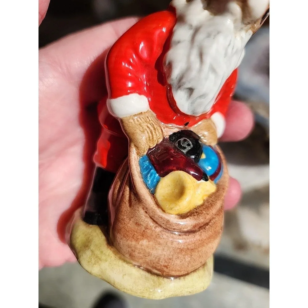 Santa Claus Bunnykins Royal Doulton Happy Christmas Porcelain Figurine DB17 1981